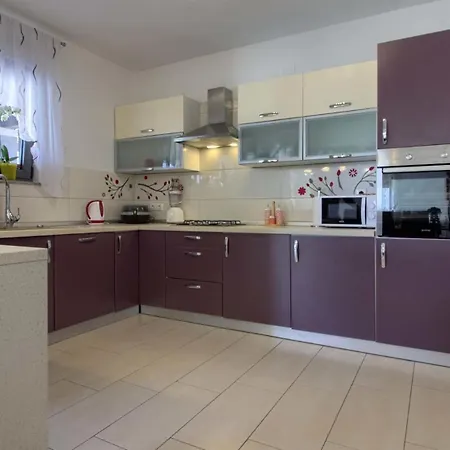 Сasa de vacaciones Mit Privatpool Fuer 7 Personen Ca 130 Qm In Pula, Istrien Istrische Riviera