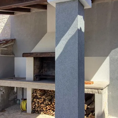 Сasa de vacaciones Mit Privatpool Fuer 7 Personen Ca 130 Qm In Pula, Istrien Istrische Riviera *