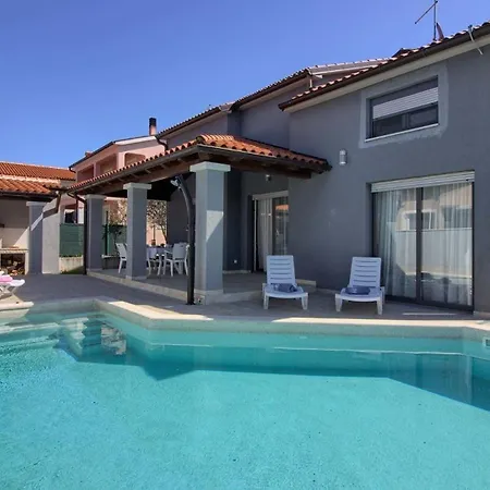 Сasa de vacaciones Mit Privatpool Fuer 7 Personen Ca 130 Qm In Pula, Istrien Istrische Riviera Pula